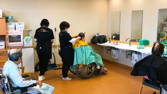 施設・病院訪問サービスのイメージ